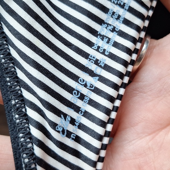 Aerie Black And White Striped Bra Size 36B - Picture 5 of 6
